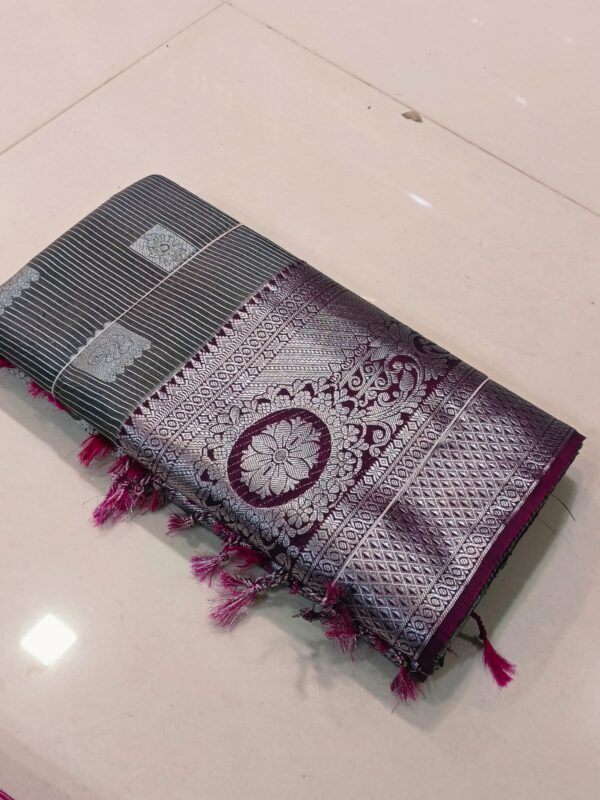 Kanjivaram Handloom Soft Silk Saree - Grey