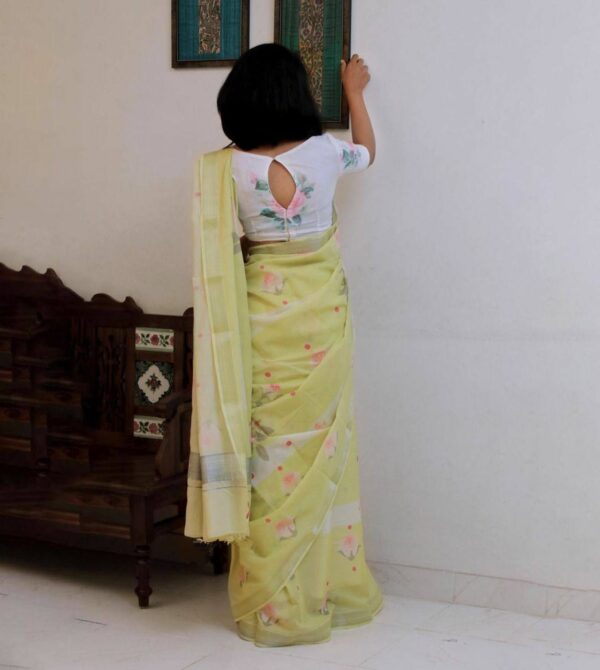 Floral Printed Soft Linen Saree