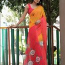 Floral Printed Soft Linen Saree